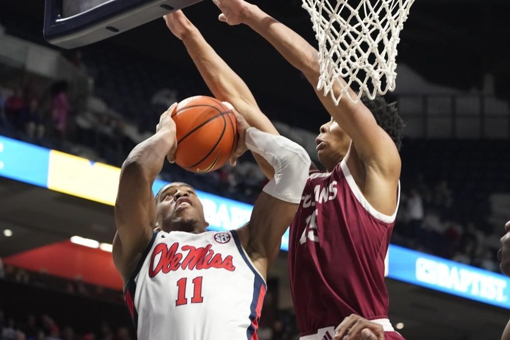 Murrell scores 18, has 10 steals, Ole Miss stays unbeaten with 7453
