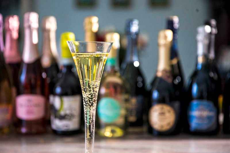 MIKAELA MACKENZIE / WINNIPEG FREE PRESS



Ferrari Brut, as part of the sparkling wine round-up, in Winnipeg on Tuesday, Dec. 24, 2019. For Ben MacPhee-Sigurdson story.

Winnipeg Free Press 2019.