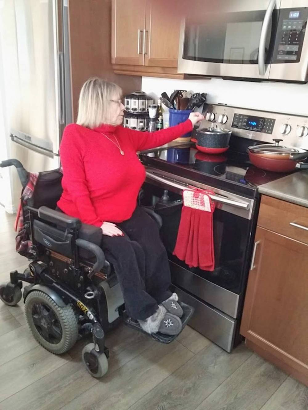SUPPLIED PHOTO
73-year-old Steinbach resident Joy Gardner is lobbying the province for changes to Manitoba Possible’s wheelchair services program to cover the cost of installing a power lift in her wheelchair.