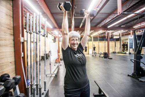 MIKAELA MACKENZIE / WINNIPEG FREE PRESS
                                Yvonne Morier, 68, feels she’s in the best shape of her life since taking up weightlifting in 2015.