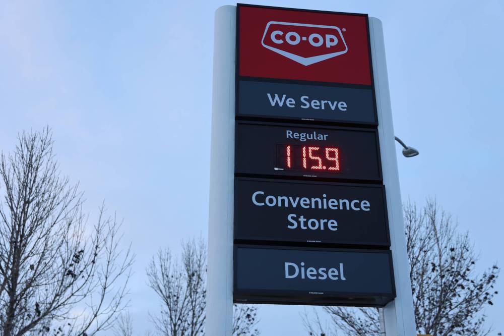 Brandon Sun files
In keeping with the province’s gas-tax freeze, the Heritage Co-op gas station on Rosser Avenue in Brandon reduced pump prices by 14 cents a litre.