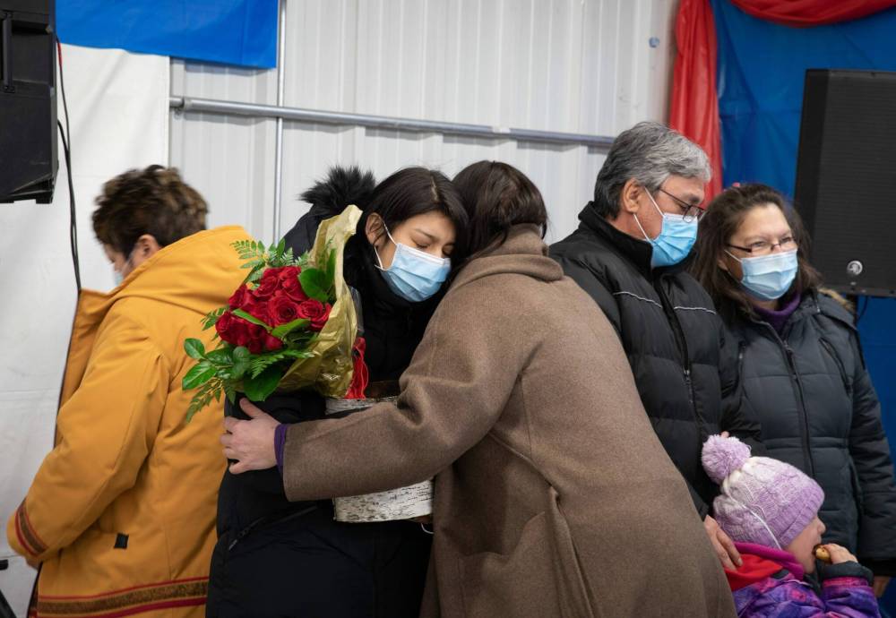 JESSICA LEE / WINNIPEG FREE PRESS FILES
Then-premier Heather Stefanson hugs Martha Ross — girlfriend of Kobie North, 17, who died in the February 2022 Cross Lake fire — during her visit to the First Nation shortly thereafter.