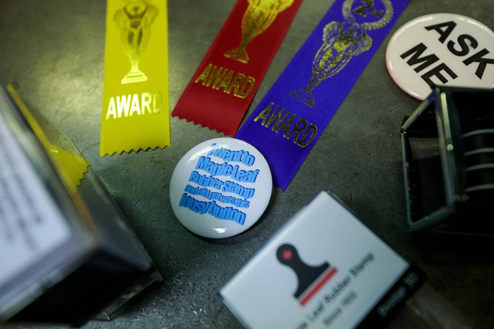RUTH BONNEVILLE / WINNIPEG FREE PRESS
Maple Leaf Rubber Stamp has been manufacturing rubber stamps, corporate seals, custom buttons, engraved signs and award ribbons using the same methods since the 1930s.