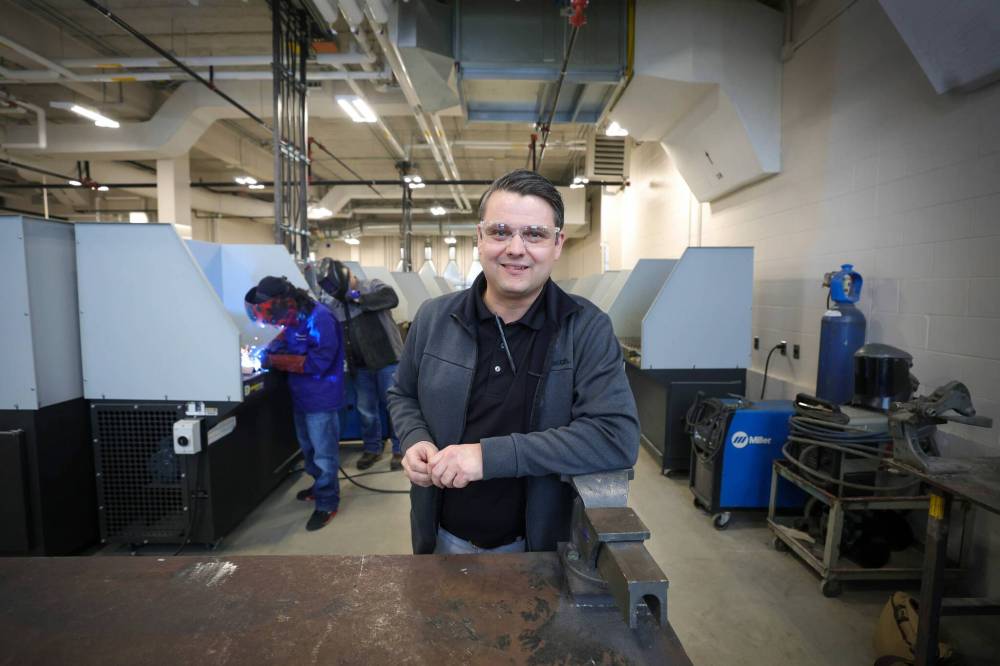 RUTH BONNEVILLE / WINNIPEG FREE PRESS
Aerospace teacher Drew Tapley