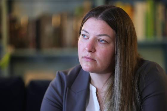 Foster parent Jamie Pfau is calling on the province to increase allowances and service fees. (Ruth Bonneville / Winnipeg Free Press)