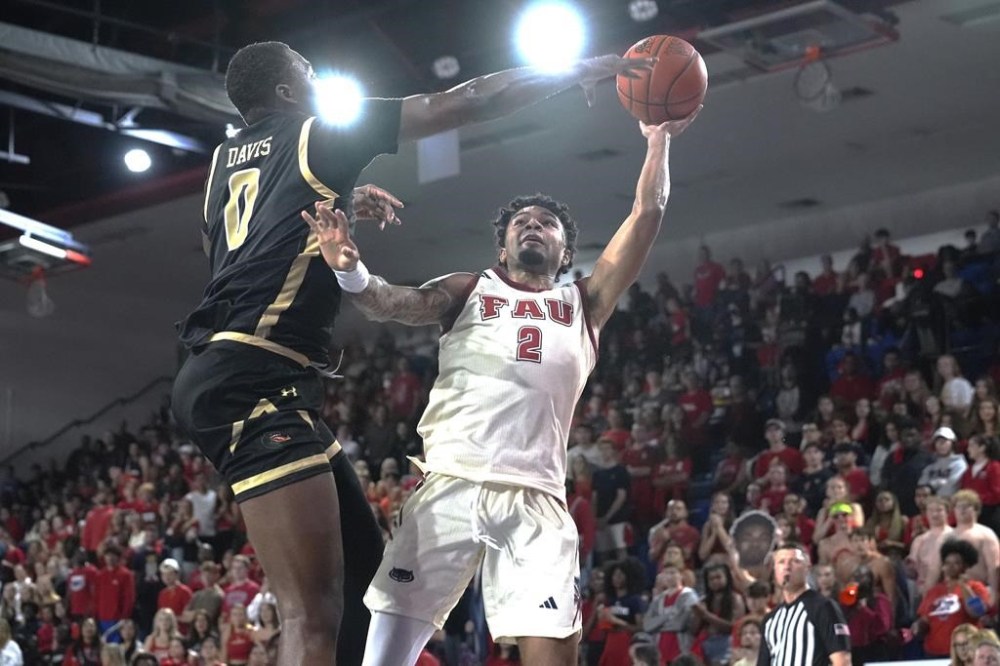 Davis scores 30 points, No. 24 Florida Atlantic holds off UAB 8673