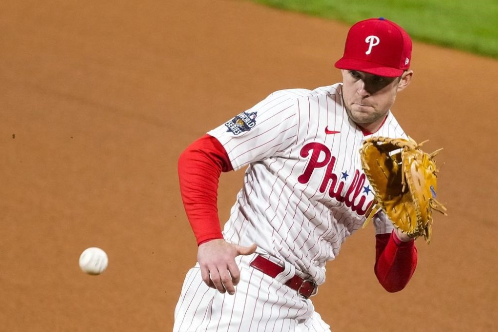 Rhys Hoskins’ 34 million, 2year deal with Brewers includes optout