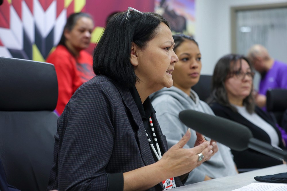 Grand Chief Cathy Merrick makes a passionate statement to the media regarding the stayed charge and the increasing violence on northern reserves. (Ruth Bonneville / Winnipeg Free Press)