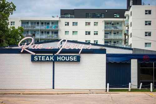 MIKAELA MACKENZIE / WINNIPEG FREE PRESS



Rae & Jerry's Steak House in Winnipeg on Wednesday, July 6, 2022. For Dave Sanderson story.

Winnipeg Free Press 2022.