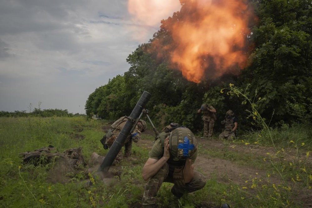 Ukrainian soldiers fire towards Russian positions on the frontline in Zaporizhzhia region, Ukraine, Saturday, June 24, 2023. Significantly more Canadians want the federal government to send more ammunition and other military supplies to aid in its war against the Russian invasion compared to last fall, the results of a new poll by Leger suggested Thursday. THE CANADIAN PRESS/AP, Efrem Lukatsky