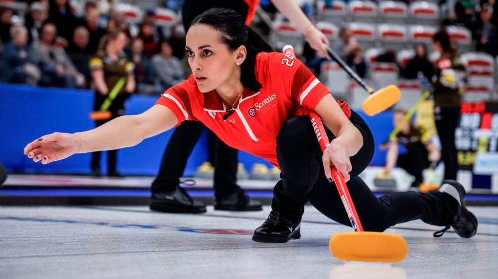 JEFF MCINTOSH / THE CANADIAN PRESS
Team Canada alternate Krysten Karwacki stepped in when lead Briane Harris was deemed ineligible to compete.
