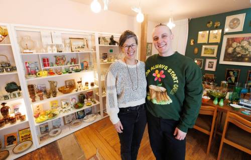 MIKE DEAL / WINNIPEG FREE PRESS
                                Mairen Kops (left), co-founder of Luckygirl Pop-ups, and Andrew Chipman, owner of Chip&rsquo;s Vintage, in the Drop Shop, a makers studio at 143 Sherbrook St.
