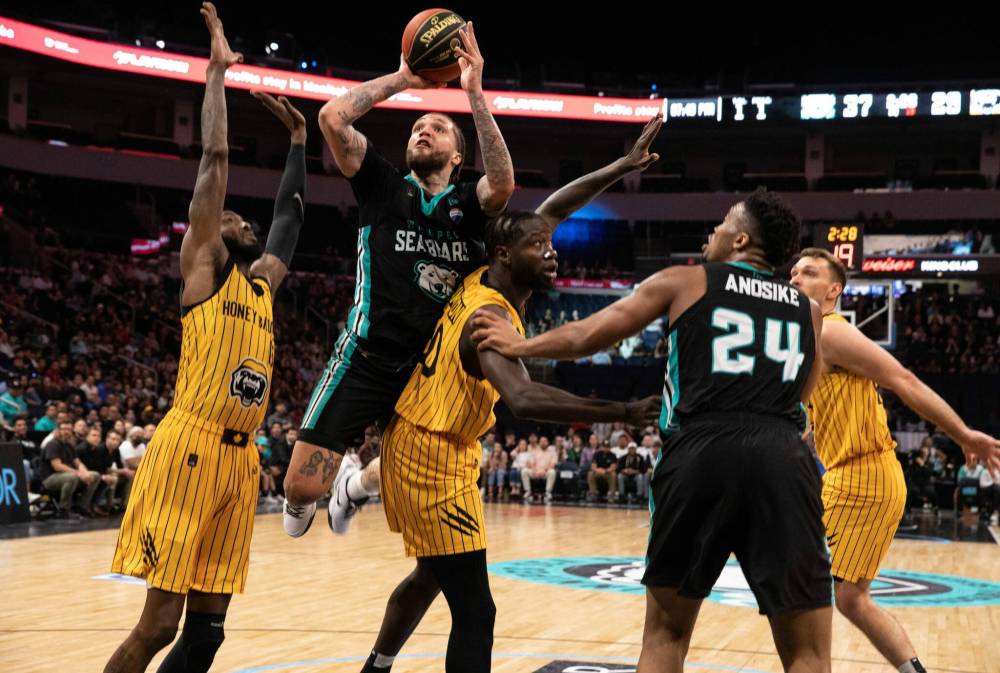 Winnipeg Sea Bears’ Teddy Allen (8) attempts a shot during a game against the Brampton Honey Badgers in June. (Jessica Lee / Winnipeg Free Press files)
