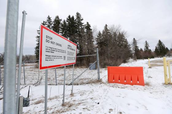 The former official border entry near Emerson is now often the site of illegal crossings. (Ruth Bonneville / Winnipeg Free Press)
