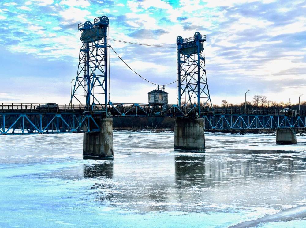 Pull your shoulders together driving over the skinny Selkirk Lift Bridge, constructed in 1935.