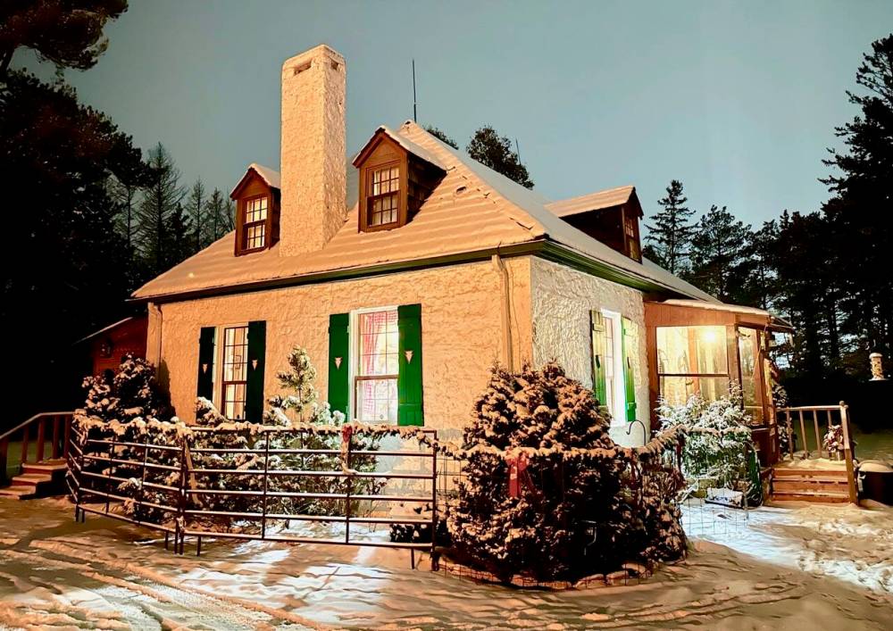 Enjoy a healthy dose of history at the Thomas Bunn House Bed and Breakfast on the shores of the Red River.