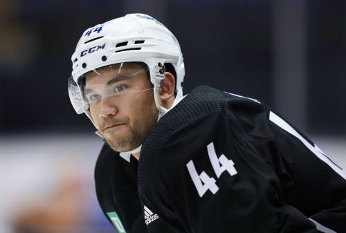 Darryl Dyck / THE CANADIAN PRESS files
                                Jett Woo&rsquo;s family is ready to jet out at a moment&rsquo;s notice to see the Winnipeg product make his NHL debut.