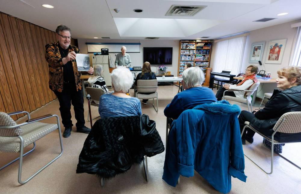 MIKE DEAL / FREE PRESS
Once a month, Morris Bay and his associate Jane Hebden hold hour-long poetry readings at Villa Cabrini taking turns reading original compositions, as well as favourite poems by other writers.