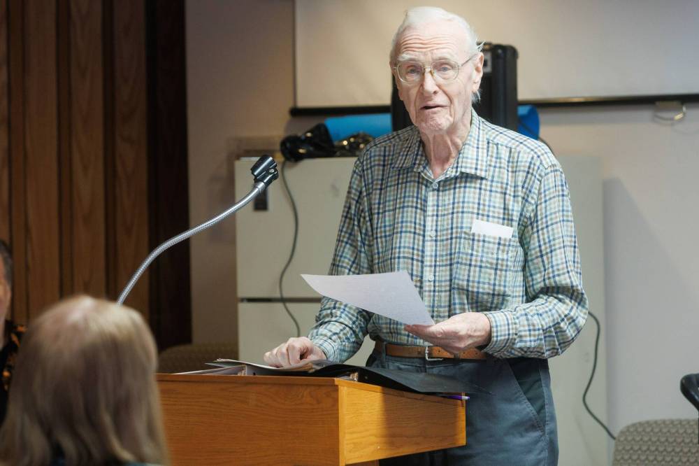 MIKE DEAL / FREE PRESS
John Cliff reads a poem to fellow residents at Villa Cabrini during a recent Company of Poets event.