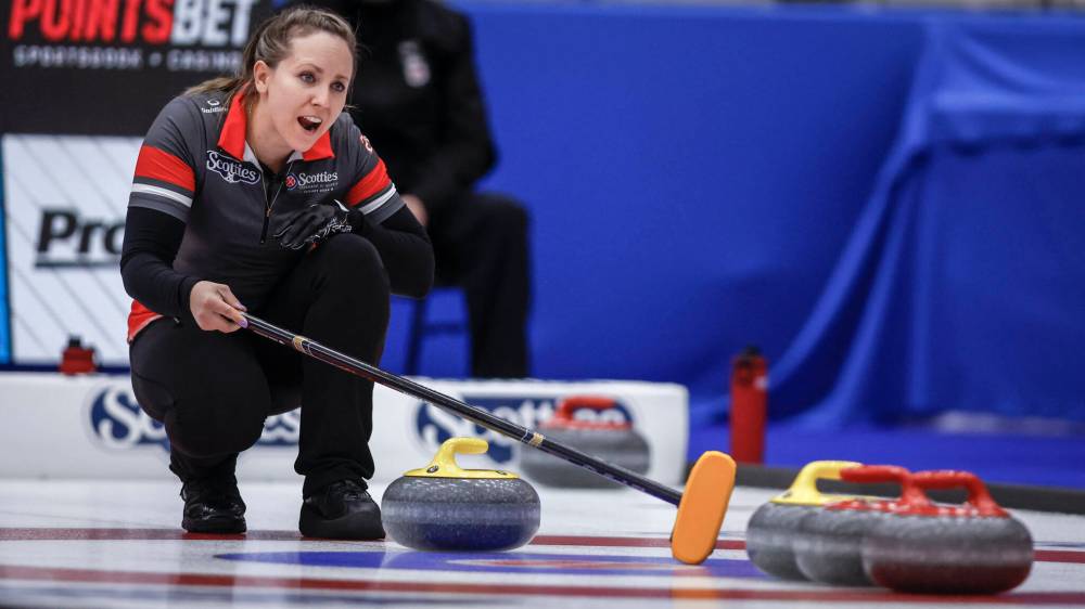 JEFF MCINTOSH / THE CANADIAN PRESS
Team Ontario skip Rachel Homan beat Jones 7-5 in round-robin play earlier in the week.
