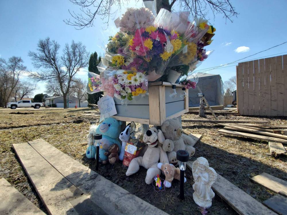 Katlyn Streilein / Free Press Files
Jordyn Reimer’s memorial site at the intersection of Bond St. and Kildare Ave. West. Reimer was killed by an alleged drunk driver at the intersection.