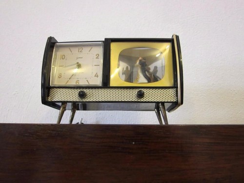 The general manager of a movie theatre in Saskatchewan says it’ll be an extra early Oscars watch party this weekend as the award show airs after most Canadians wind their clocks ahead an hour. A couple dances to music inside an alarm clock seen at the Serpa clock museum in southern Portugal, May 28, 2015. THE CANADIAN PRESS/Mike Fuhrmann