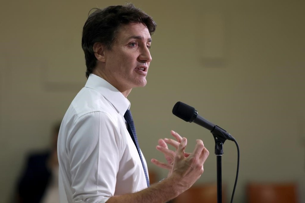 Prime Minister Justin Trudeau visits UNIFOR Local 200 and Local 444 members in Windsor, Ont., Thursday, March 14, 2024. Prime Minister Justin Trudeau is pushing back against premiers asking for a pause to the carbon price's upcoming increase, saying they have not provided any better ideas. THE CANADIAN PRESS/Nicole Osborne