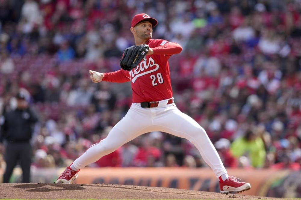 Cincinnati Reds pitcher Nick Martinez throws during the first inning of a baseball game against the New York Mets Saturday, April 6, 2024, in Cincinnati. (AP Photo/Jeff Dean)