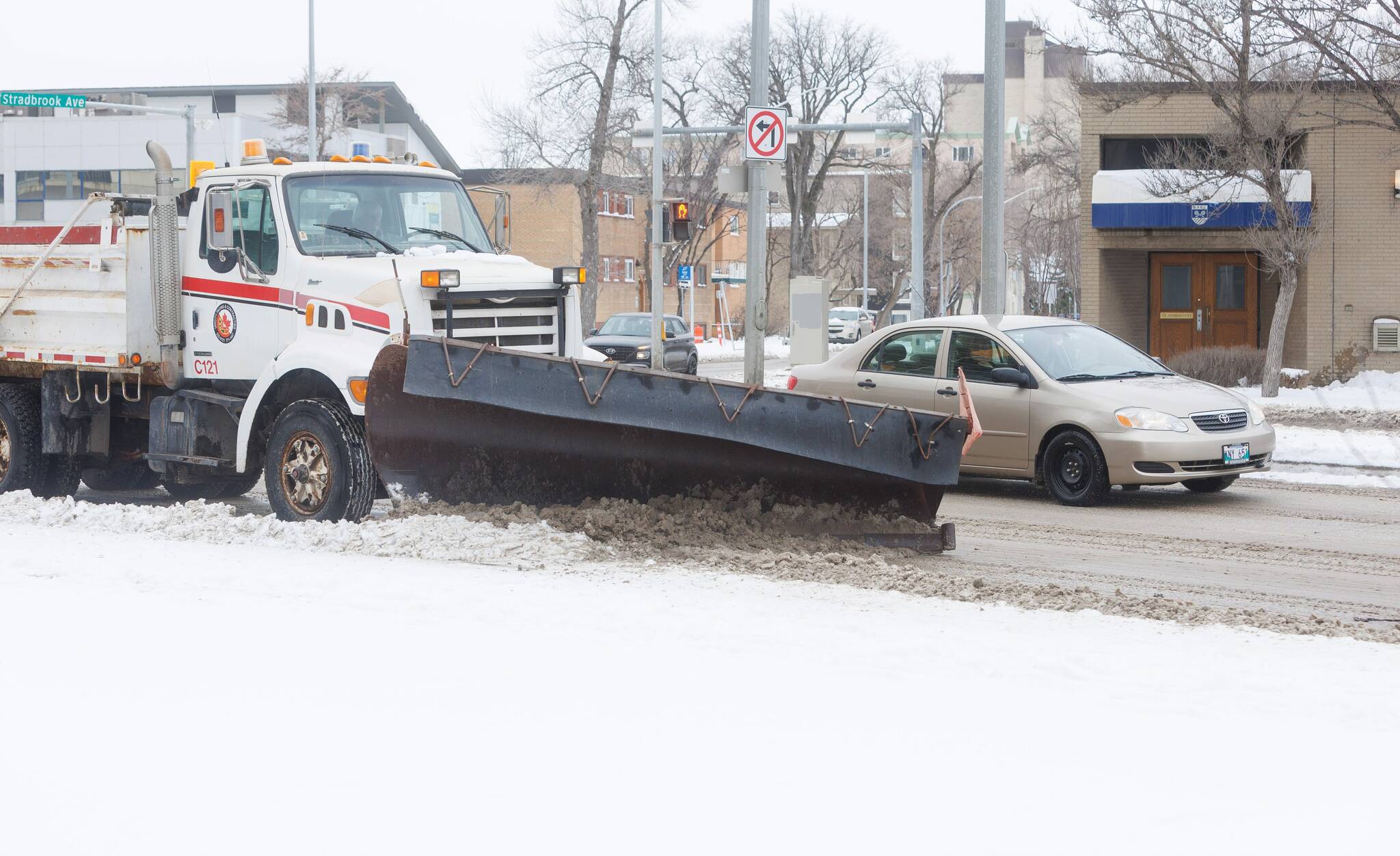 Plows out on city streets Winnipeg Free Press