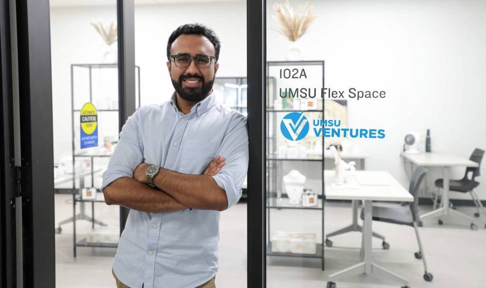 RUTH BONNEVILLE / FREE PRESS
                                UMSU vice-president of finance and operations Vaibhav Varma at the Ventures storefront in University Centre.