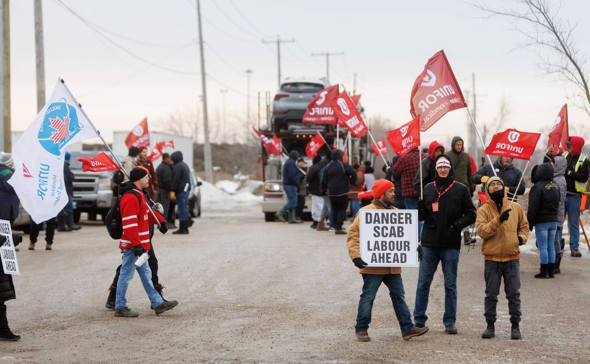 CN train stopped by union’s ‘solidarity action’ in Winnipeg Winnipeg