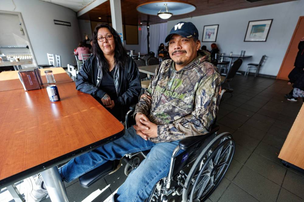 PHOTOS BY MIKE DEAL / FREE PRESS
Velma Green (left) and Jason Genaille moved into a newly renovated room in January after the pipes burst at their Manitoba Housing residence.