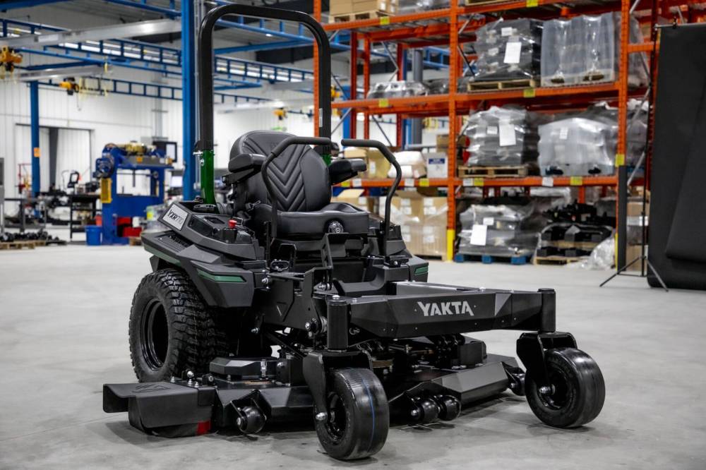 SUPPLIED
Yakta began shipping its zero-turn mowers this week.