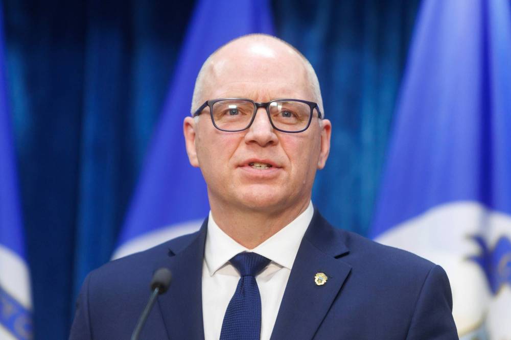 MIKE DEAL / FREE PRESS FILES
Mayor Scott Gillingham and council passed the current $1.4-billion tax-supported operating budget at city hall today.