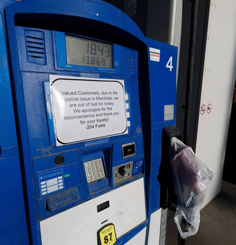 MIKE DEAL / WINNIPEG FREE PRESS The 204 Fuels gas station at 465 Pembina is closed due to lack of gasoline.