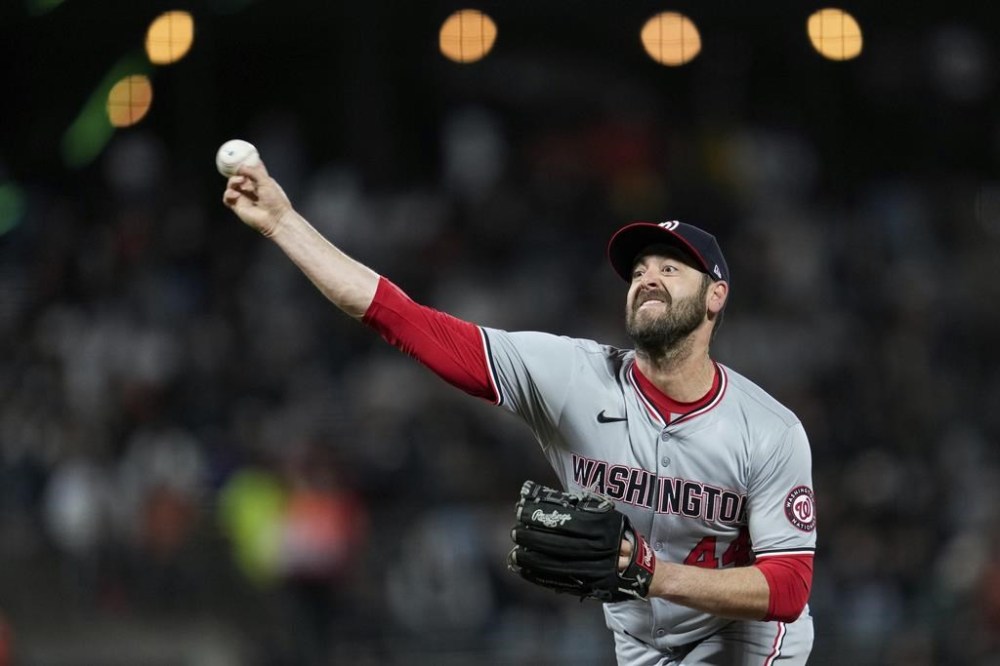 Washington Nationals pitcher Dylan Floro throws to a San Francisco Giants batter during the seventh inning of a baseball game Tuesday, April 9, 2024, in San Francisco. (AP Photo/Godofredo A. Vásquez)