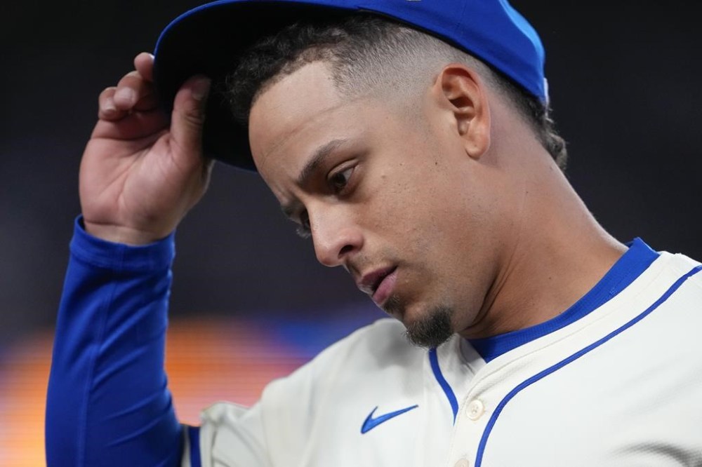 Seattle Mariners shortstop Leo Rivas walks off the field after the top of the fifth inning of a baseball game against the Arizona Diamondbacks, Sunday, April 28, 2024, in Seattle. (AP Photo/Lindsey Wasson)