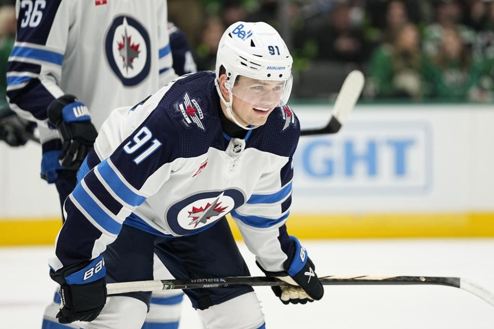 Winnipeg Jets center Cole Perfetti (Tony Gutierrez / The Associated Press files)