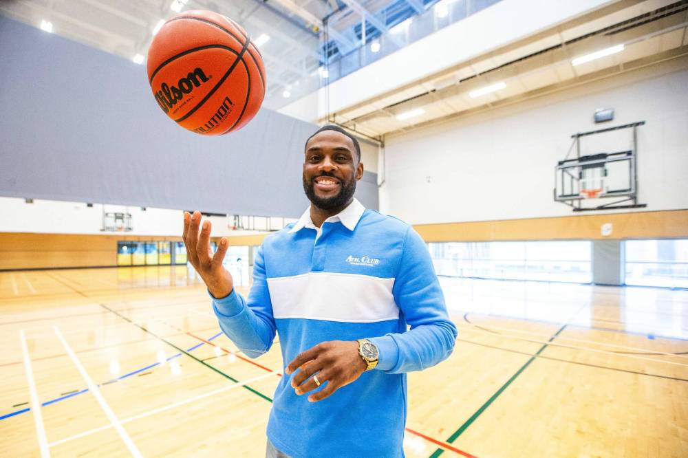 MIKAELA MACKENZIE / FREE PRESS
Jarred Ogungbemi-Jackson is home from playing pro basketball in Europe and considering joining the Winniped Sea Bears for the upcoming season.