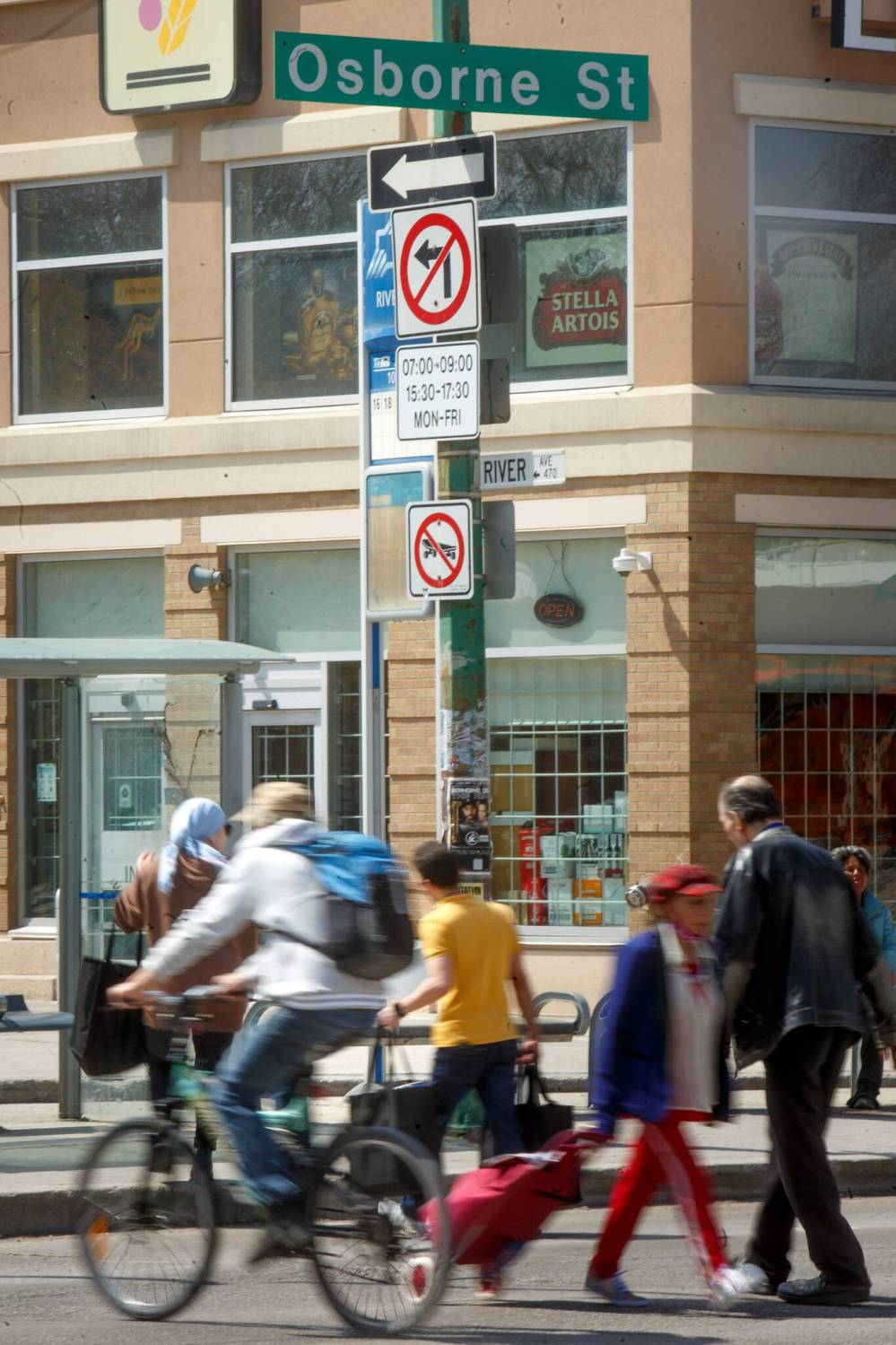 Mike Deal / Free Press Files
                                A pedestrian scramble stops all motorized vehicle traffic for a period to let pedestrians cross in all directions at the same time.