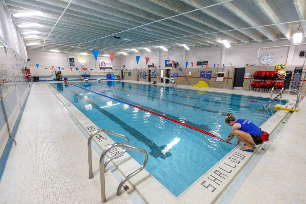 MIKE DEAL / WINNIPEG FREE PRESS
The St. James Civic Centre features an indoor pool, hockey rink, auditorium and weight room, was closed from April 2020 to September 2022 for repairs.