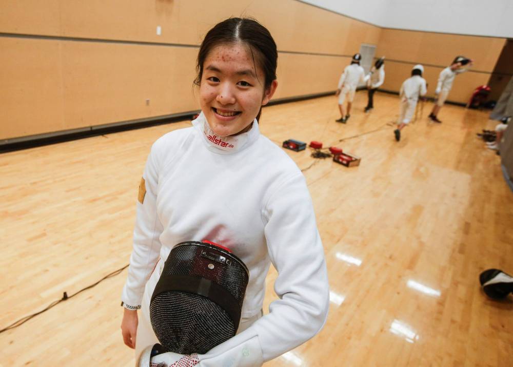 JOHN WOODS / FREE PRESS
Cheryl Cheung will be competing against boys at this weekend’s provincial fencing championship.
