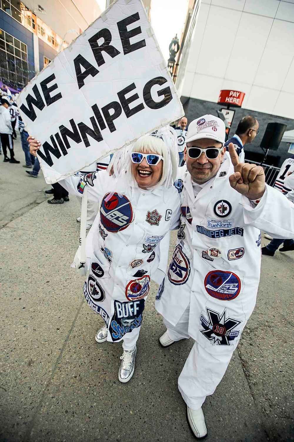 JOHN WOODS / FREE PRESS
Jets fans at the Whiteout party Tuesday evening.