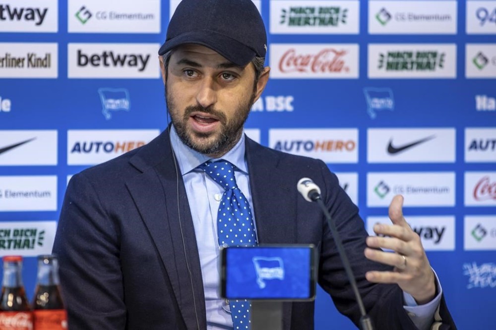 FILE - Josh Wander, CEO of the 777 Partners Group, speaks at a press conference on the entry as new investor for Bundesliga soccer club Hertha BSC in Berlin, Germany, Monday, March 13, 2023. An Australian airline grounded. A lawsuit in a federal court in New York alleging $600 million fraud. A long-stalled bid to buy English Premier League soccer club Everton. These are troubled times for Miami-based investment group 777 Partners, one of the wave of United States owners in European soccer, bringing more anxiety for fans of its teams in several countries. On Tuesday, May 7, 2024, financial administrators of the collapsed 777-owned Australian airline Bonza confirmed all flights are canceled for one more week. (Andreas Gora/dpa via AP, file)