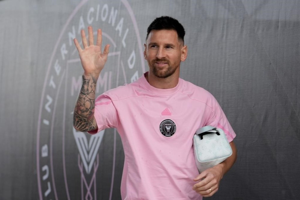 Inter Miami forward Lionel Messi arrives for an MLS soccer match against D.C. United, Saturday, May 18, 2024, in Fort Lauderdale, Fla. (AP Photo/Lynne Sladky)