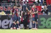 Cagliari's striker Kingstone Mutandwa, center rear, scores a goal and celebrates during the Italian Serie A soccer match between Cagliari Calcio and Fiorentina at the Unipol Domus in Cagliari, Italy, Thursday, May 23, 2024. (Gianluca Zuddas/LaPresse via AP)