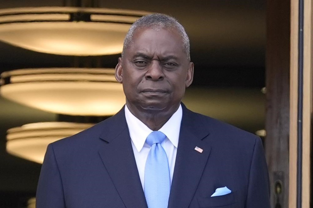 Defense Secretary Lloyd Austin welcomes Kenya's President William Ruto during an arrival ceremony at the Pentagon in Washington, Friday, May 24, 2024. (AP Photo/Susan Walsh)