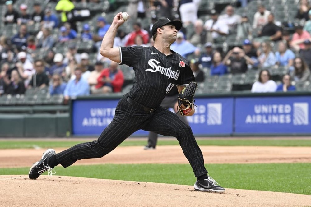 Chicago White Sox pitcher Nick Nastrini delivers during the first inning of a baseball game against the Toronto Blue Jays, Monday, May 27, 2024, in Chicago. (AP Photo/Matt Marton)