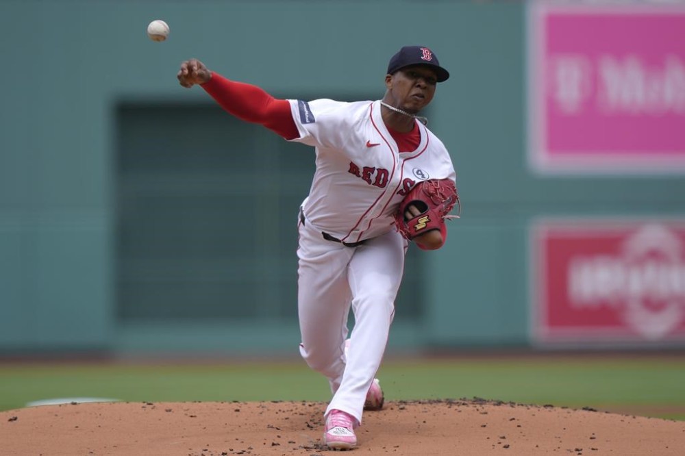Boston Red Sox's Brayan Bello delivers a pitch to a Detroit Tigers batter in the first inning of a baseball game, Sunday, June 2, 2024, in Boston. (AP Photo/Steven Senne)