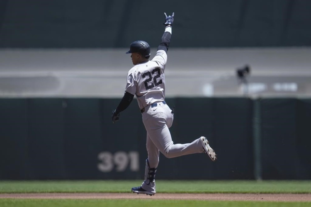 New York Yankees' Juan Soto runs the bases after hitting a solo home run against the San Francisco Giants during the first inning of a baseball game Sunday, June 2, 2024, in San Francisco. (AP Photo/Godofredo A. Vásquez)